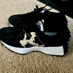 Women’s New Balance 327